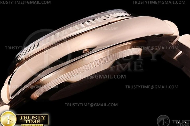 1119 RDD0223A – DayDate 36mm Packable 702